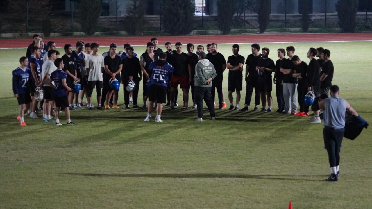 Aydin Amerikan Futboluyla Tanisti 651422 3A08B5Cba14C5Eb09A434F3Db47E445D