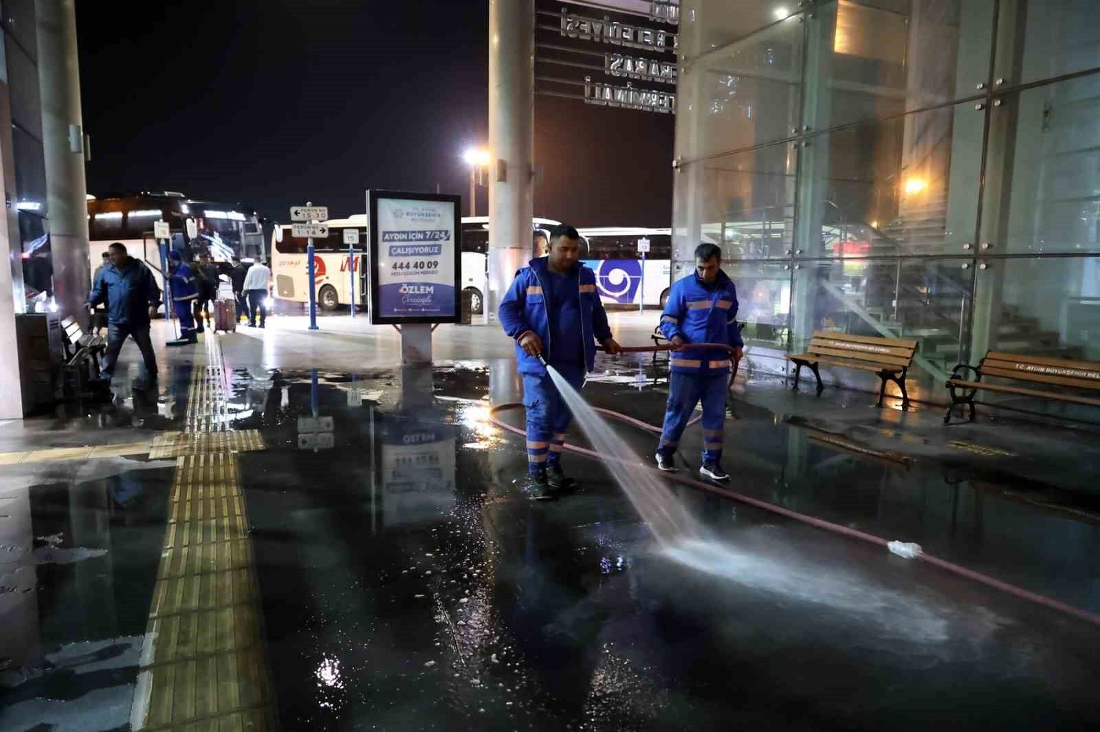 Aydin Buyuksehirden Bayram Oncesi Otobus Terminallerinde Temizlik Calismasi 27687B698A78133D68D090A38Cb3Af28