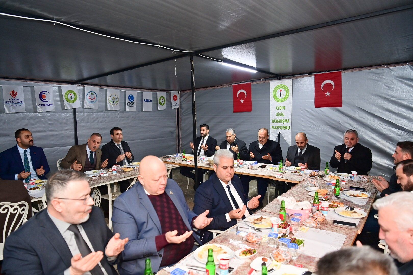 Aydin Protokolu Iftar Sofrasinda Bulustu 643706 0353Ec6175316C34C253C8F6A0Cfea3D