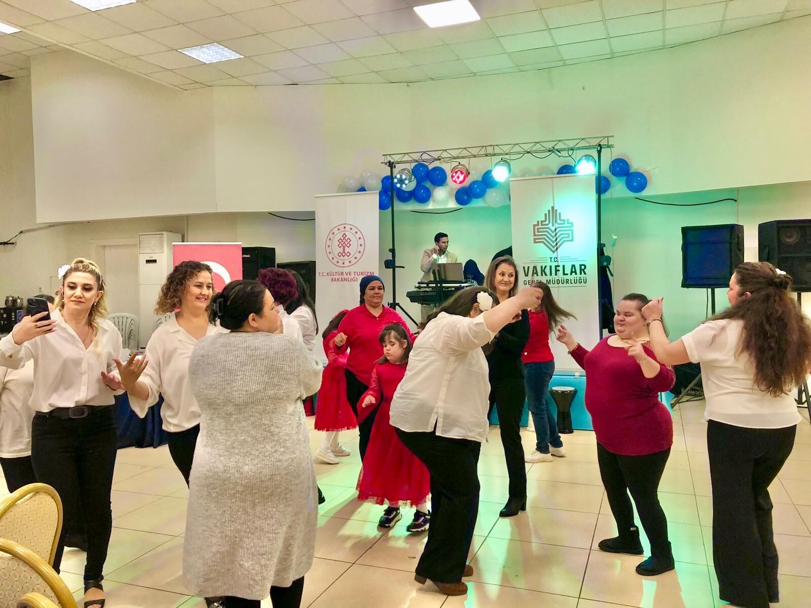 Aydin Vakiflardan Anlamli Etkinlik 650758 4Abea9026Be06D5940Cf2B2Ce3B5E976