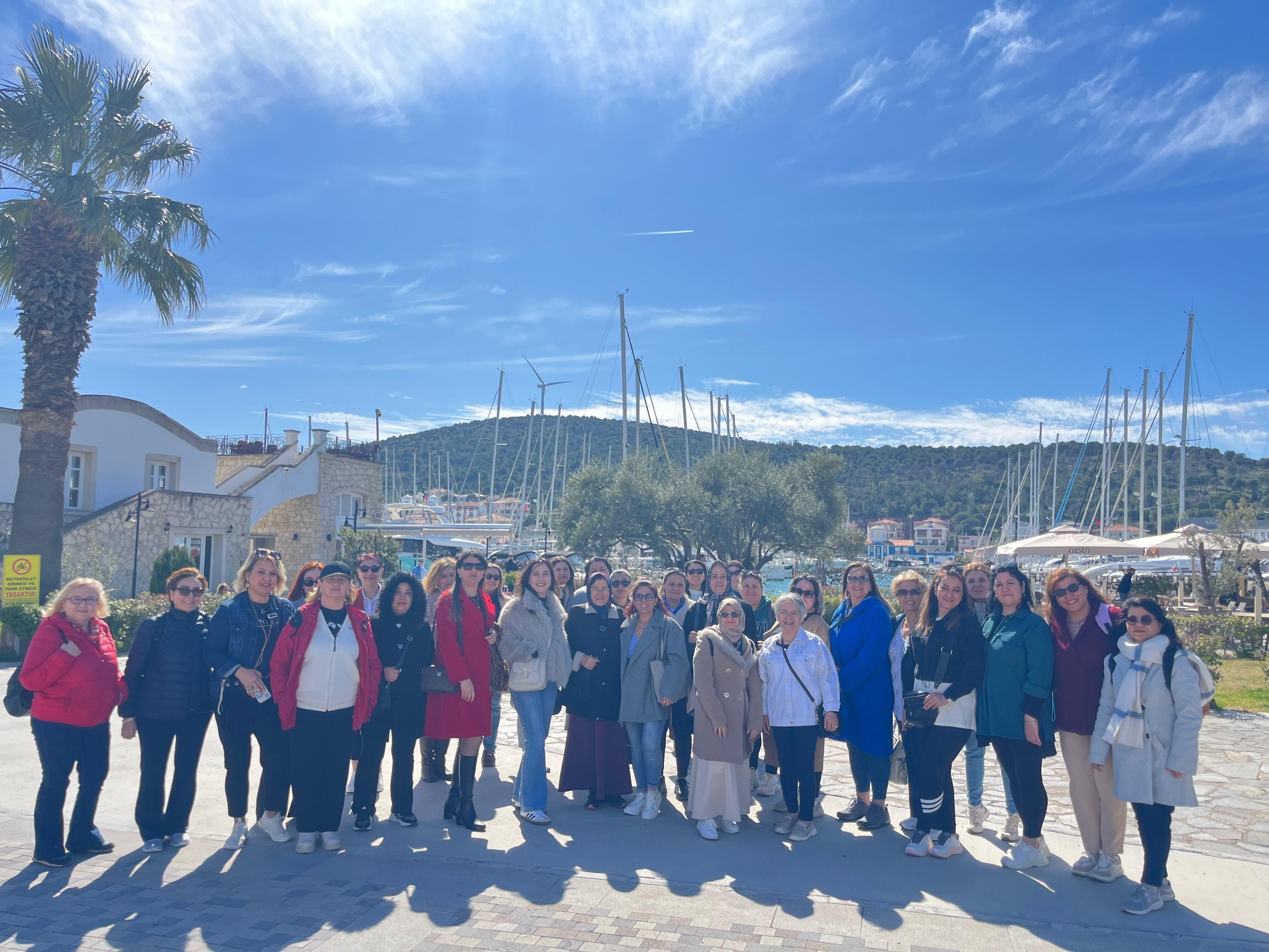 Aydinda 200 Kadin Ucretsiz Gezdi 8 Martta Anlamli Jest 645438 2E721Bd1Ece78A5C43Dcaa4D9353Ffd6