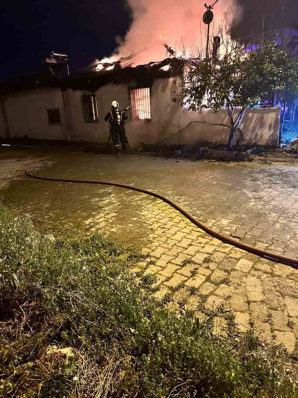 Aydinda Bir Evde Yangin Cikti 0F0D1F14C5078575A50710Ce722Dafba