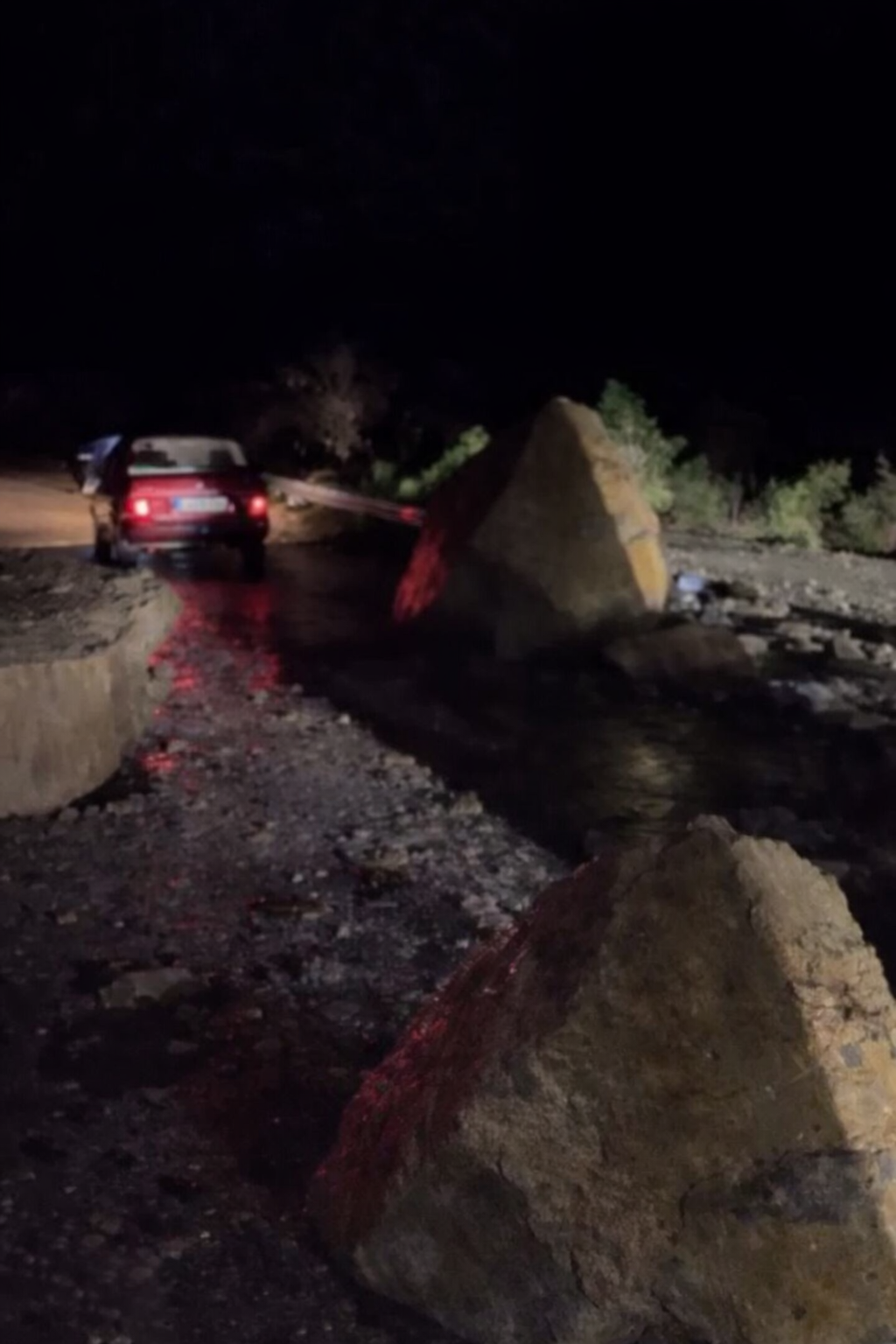 Aydinda Dev Kayalar Yolu Kapatti 650723 6A68B003Cc6651Eb4A4Cd2Ab15C796Bd