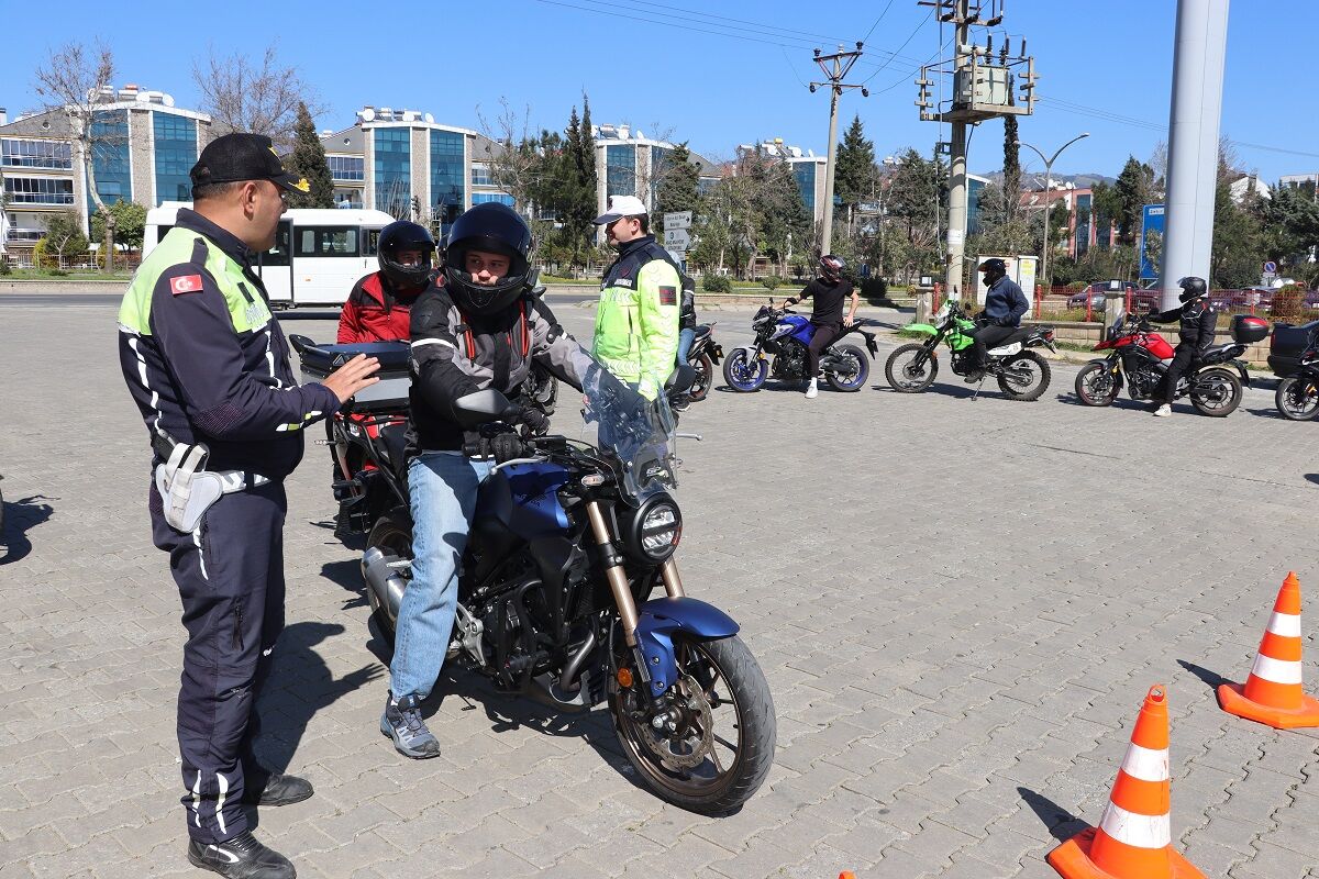 Aydinda Hayat Kurtaran Egitim 650472 55D577Bf9Ea274B573B696Ff3Ed480C1