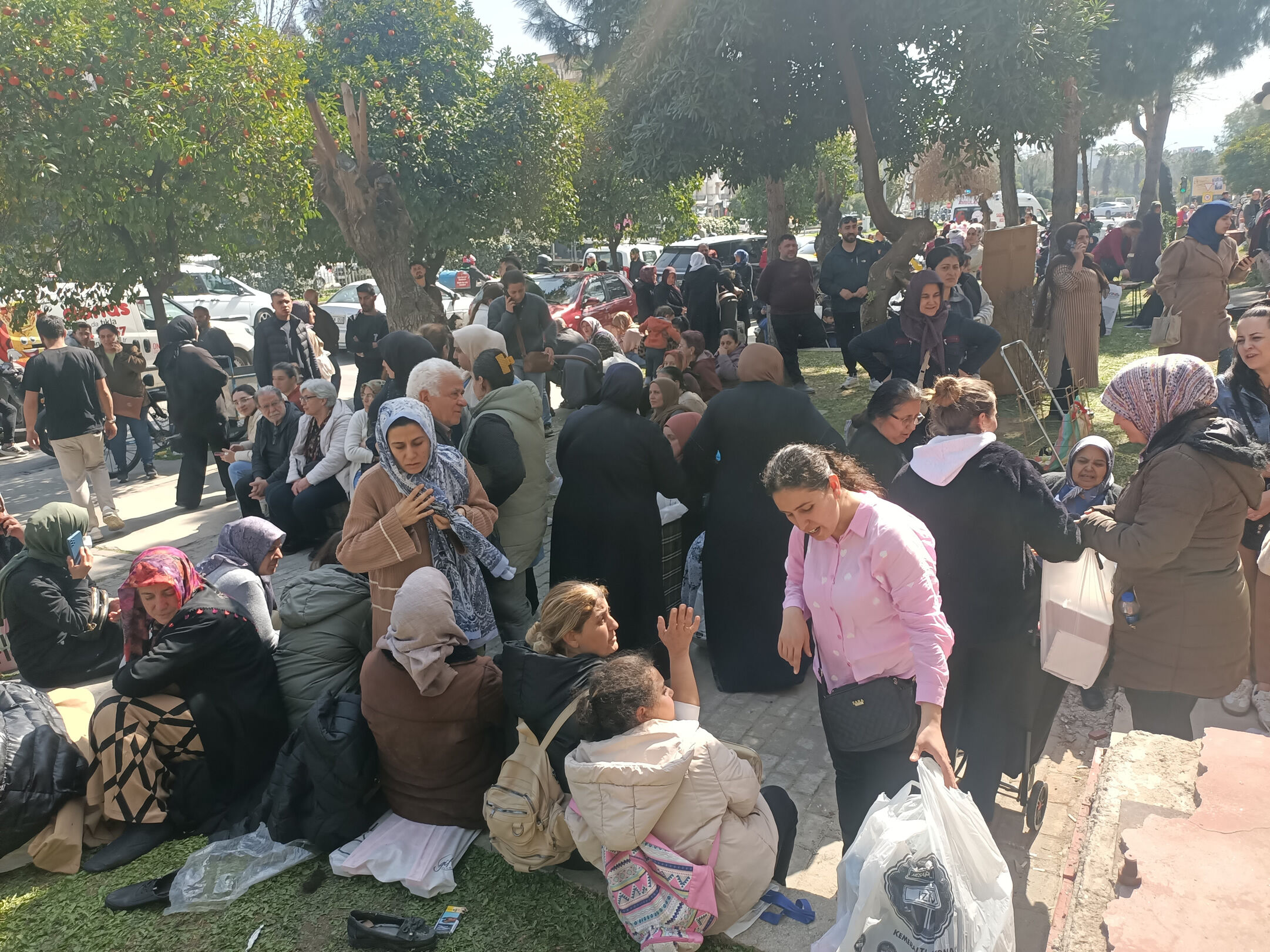 Aydinda Indirim Kaosa Donustu 644485 95Ca50Cbe3Ce0C90Fefa91Dcdd7D559C