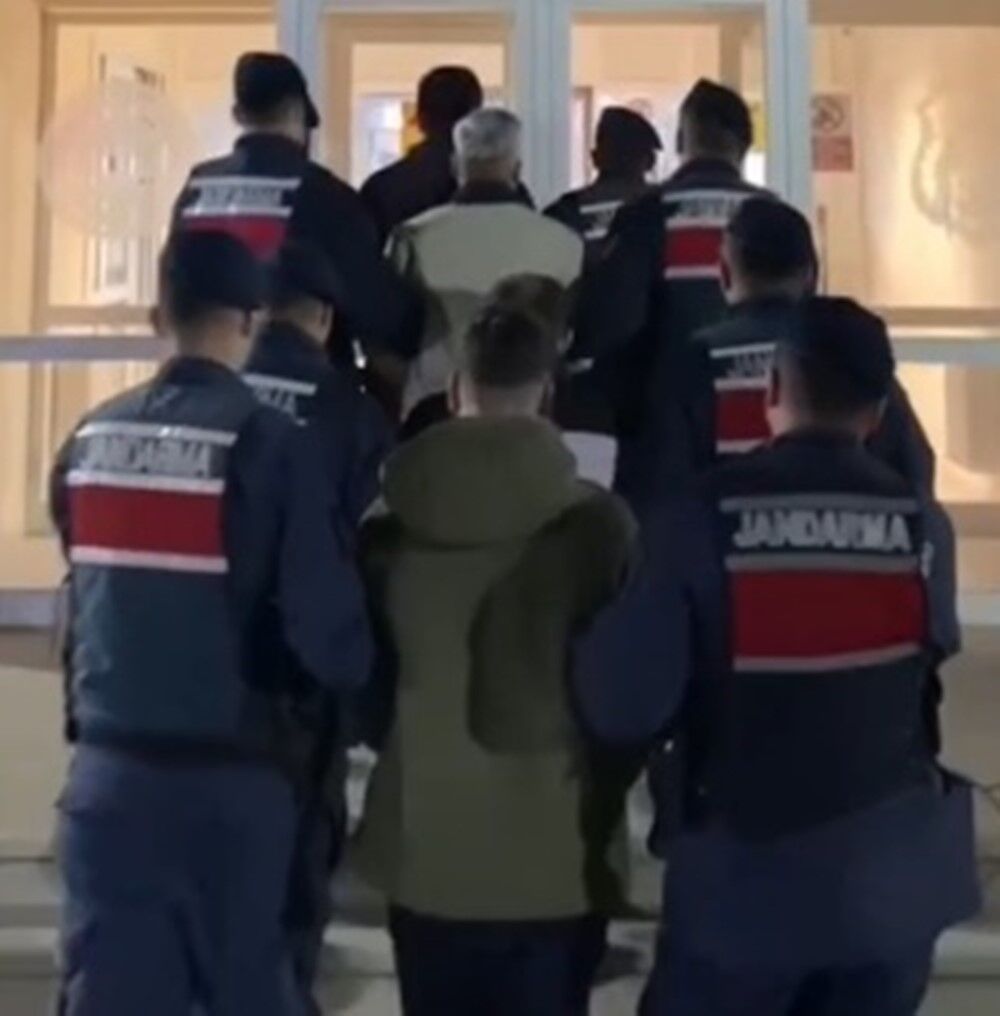 Aydinda Kara Defter Cetesine Operasyon 4 Tutuklama 48Dcf8764Abcc90F443C8908F90C2E25