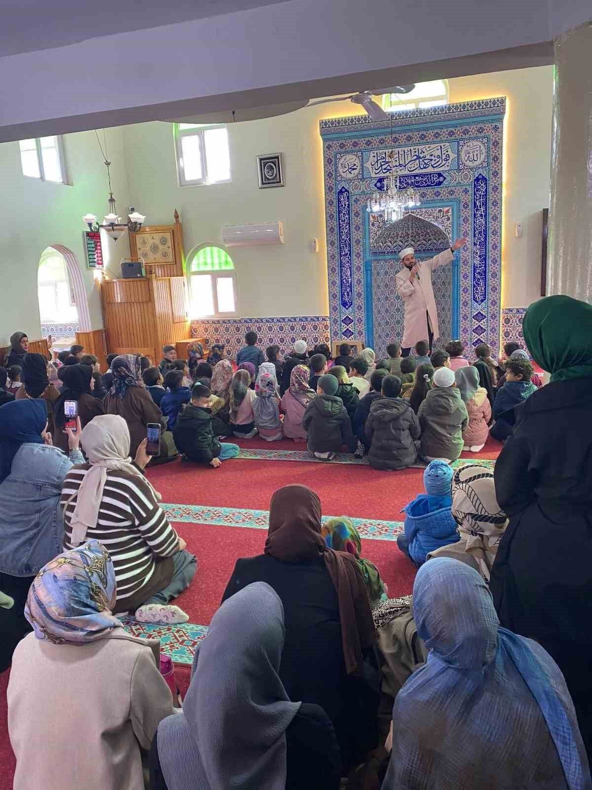 Aydinda Miniklere Yonelik Ramazan Cami Ve Hayat Etkinligi Duzenlendi Dd72A656E3F7385B7C4B0Bfbf8C1Fae2