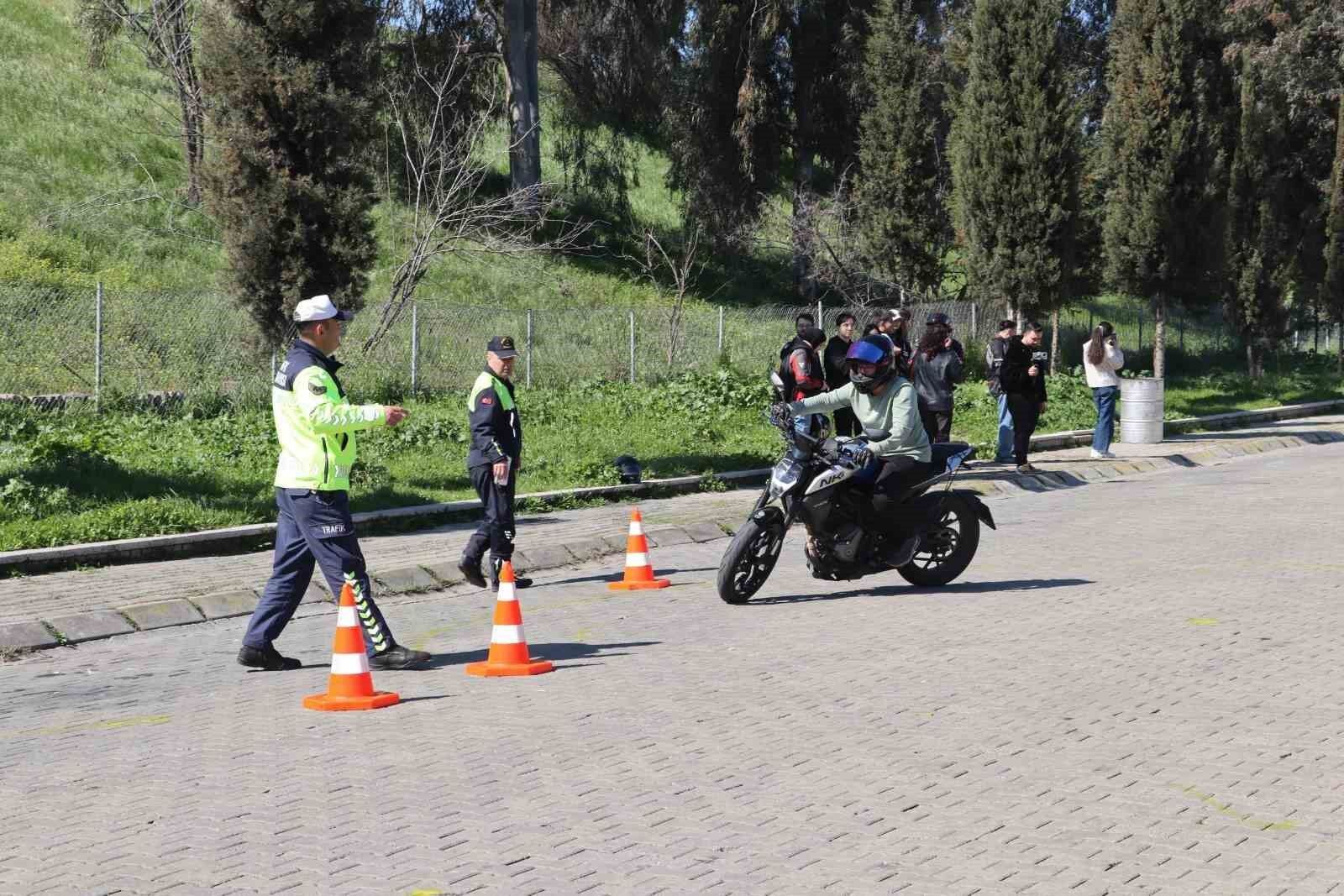 Aydinda Motosiklet Suruculerine Guvenli Surus Egitimi 24361B37B9Fa78C065D029B5D56Aa194