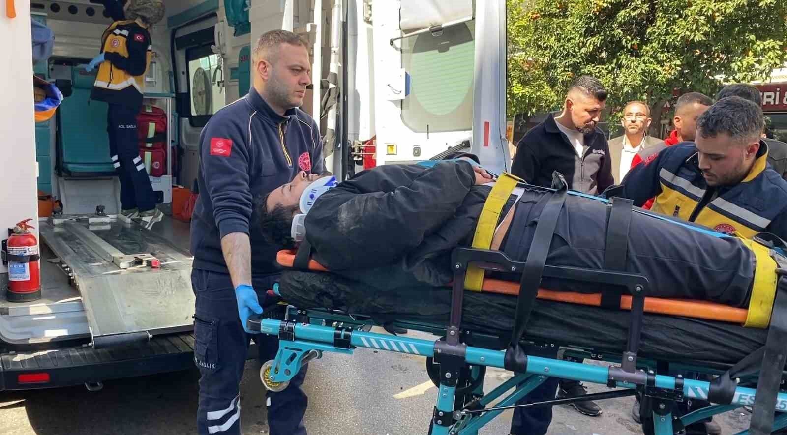 Aydinda Otomobille Carpisan Motosikletli Yaralandi D26E5826C9Efa4D350484327860A9452