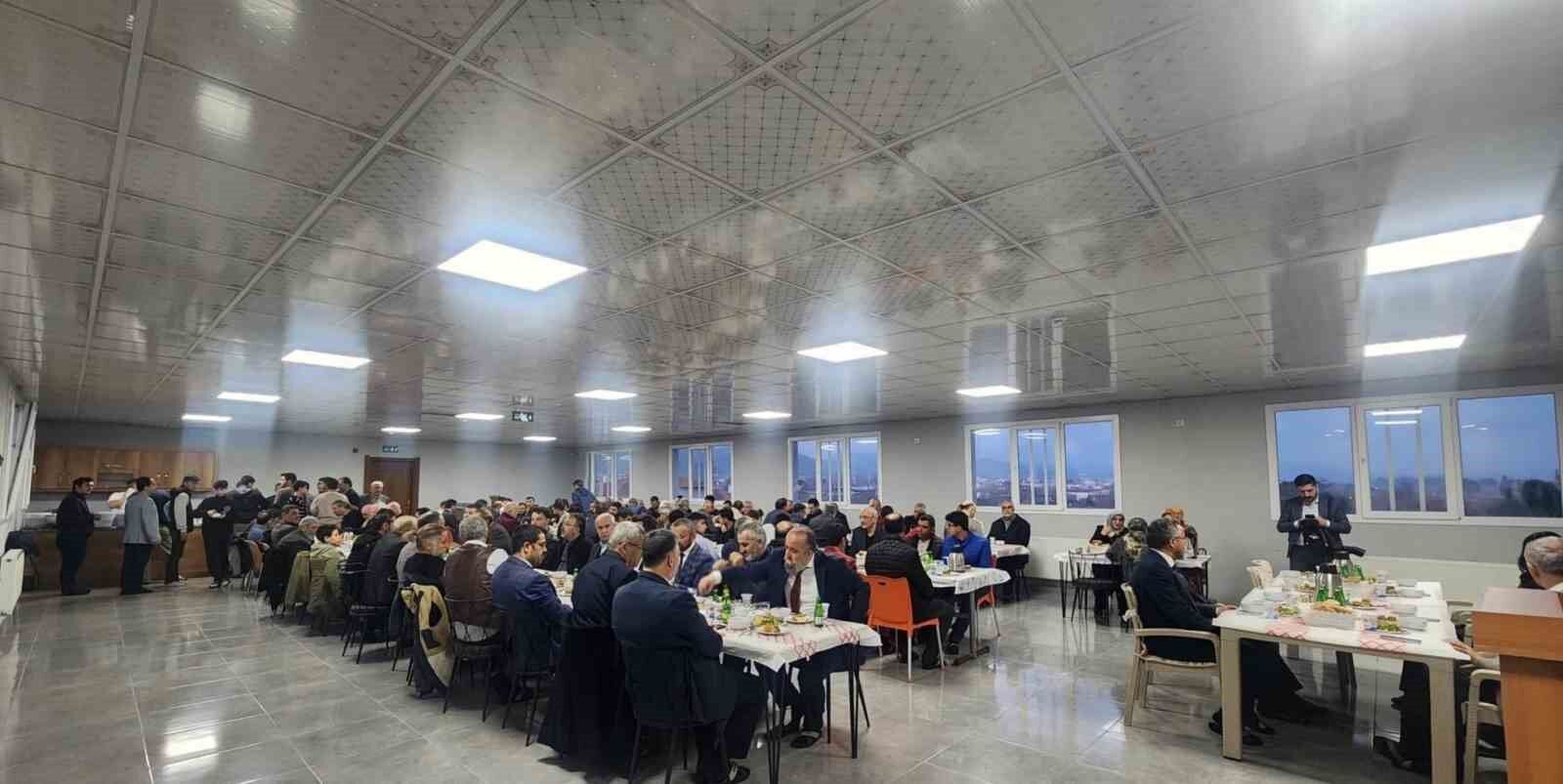 Aydinda Protokol Ve Ogrenciler Iyilik Sofrasinda Bir Araya Geldi 174Afe3A685Fb0Bc06C107826Feacdeb