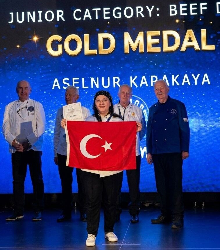 Aydinli Ascilardan Cifte Altin Gururu 649187 5Aa8Fbfc93585F42D1Dde46A77410D3C