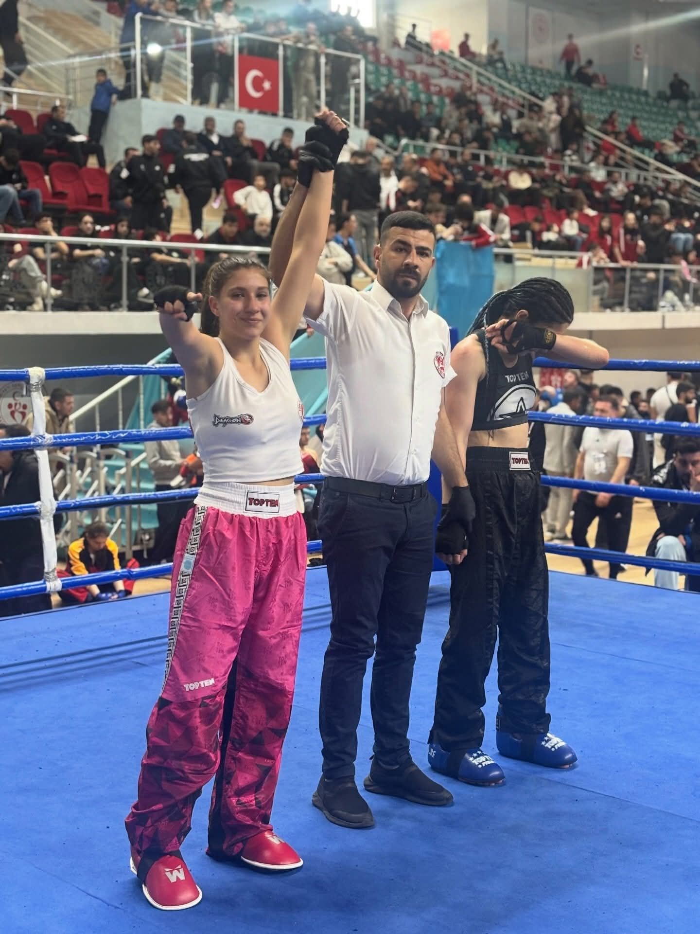 Aydinli Ceylin Turkiye Sampiyonu 650896 E2E4692E98D2Bba46Ec90B0E03F48C97