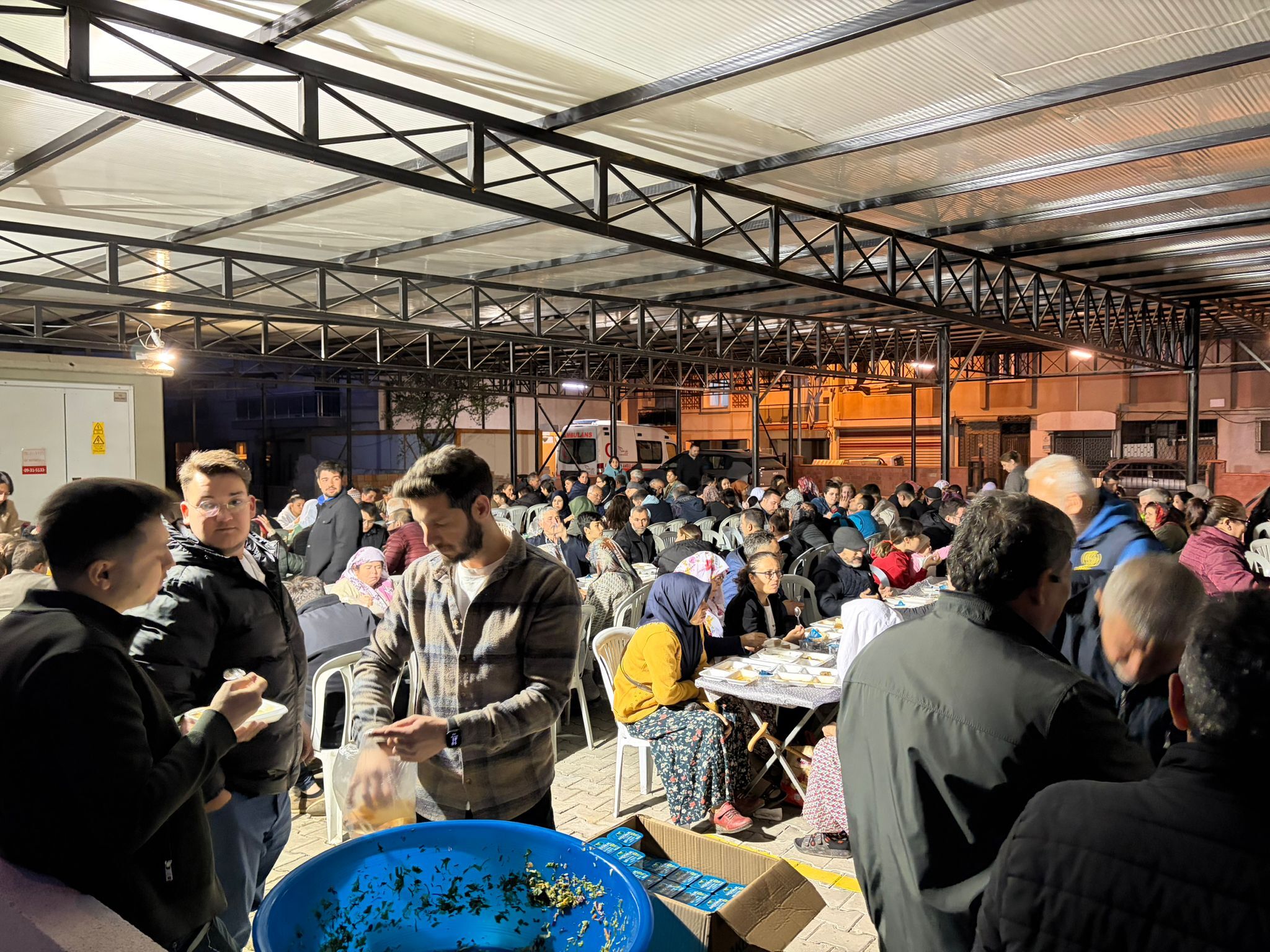 Aydinli Hayirsever Esnaftan Iftar Yemegi 647253 076B6529Cfdac8Aec91Dd3D5A80A7Bef