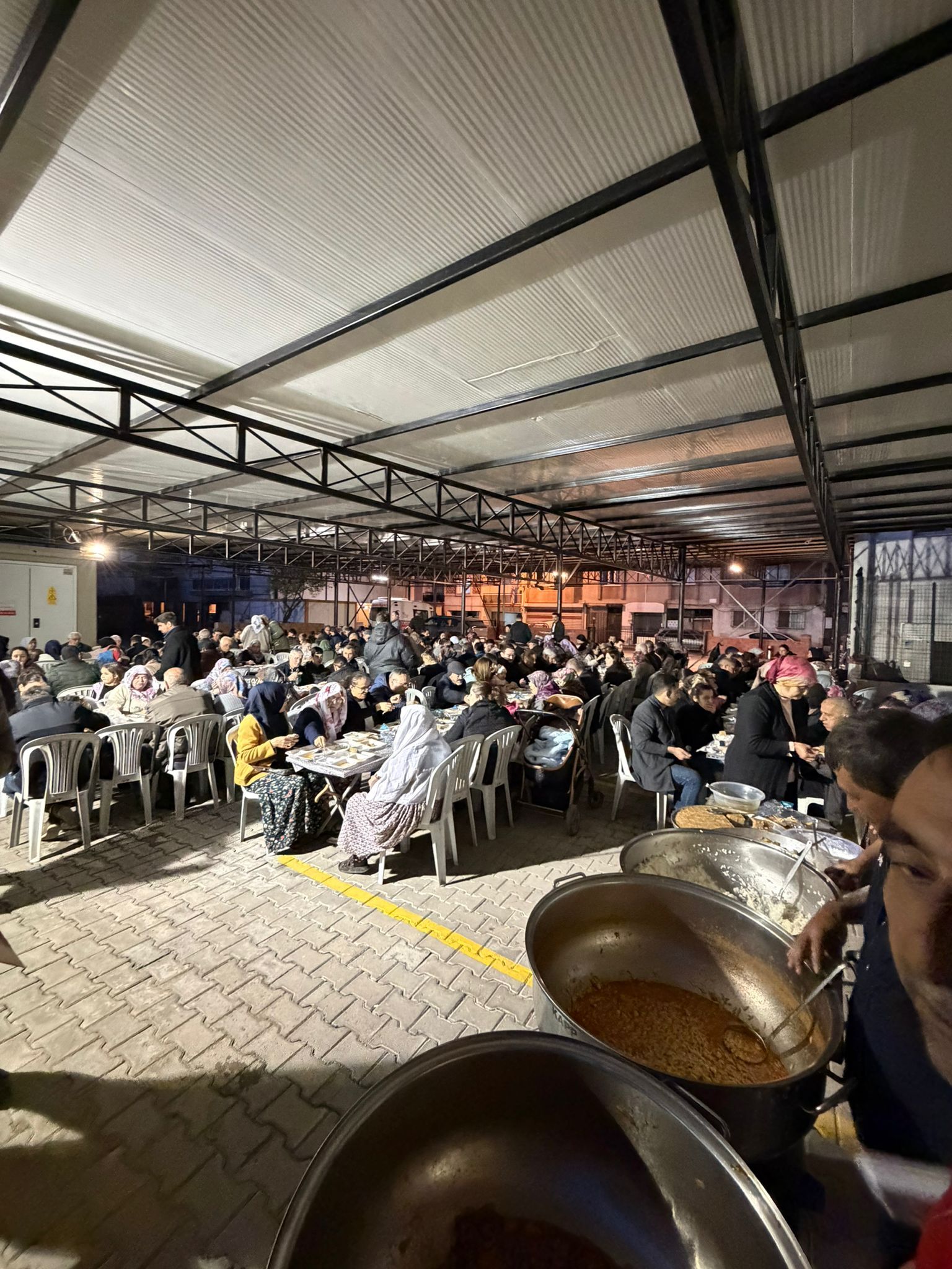 Aydinli Hayirsever Esnaftan Iftar Yemegi 647253 Ec3E97F876509783B7B6Bd19Afdd48E3