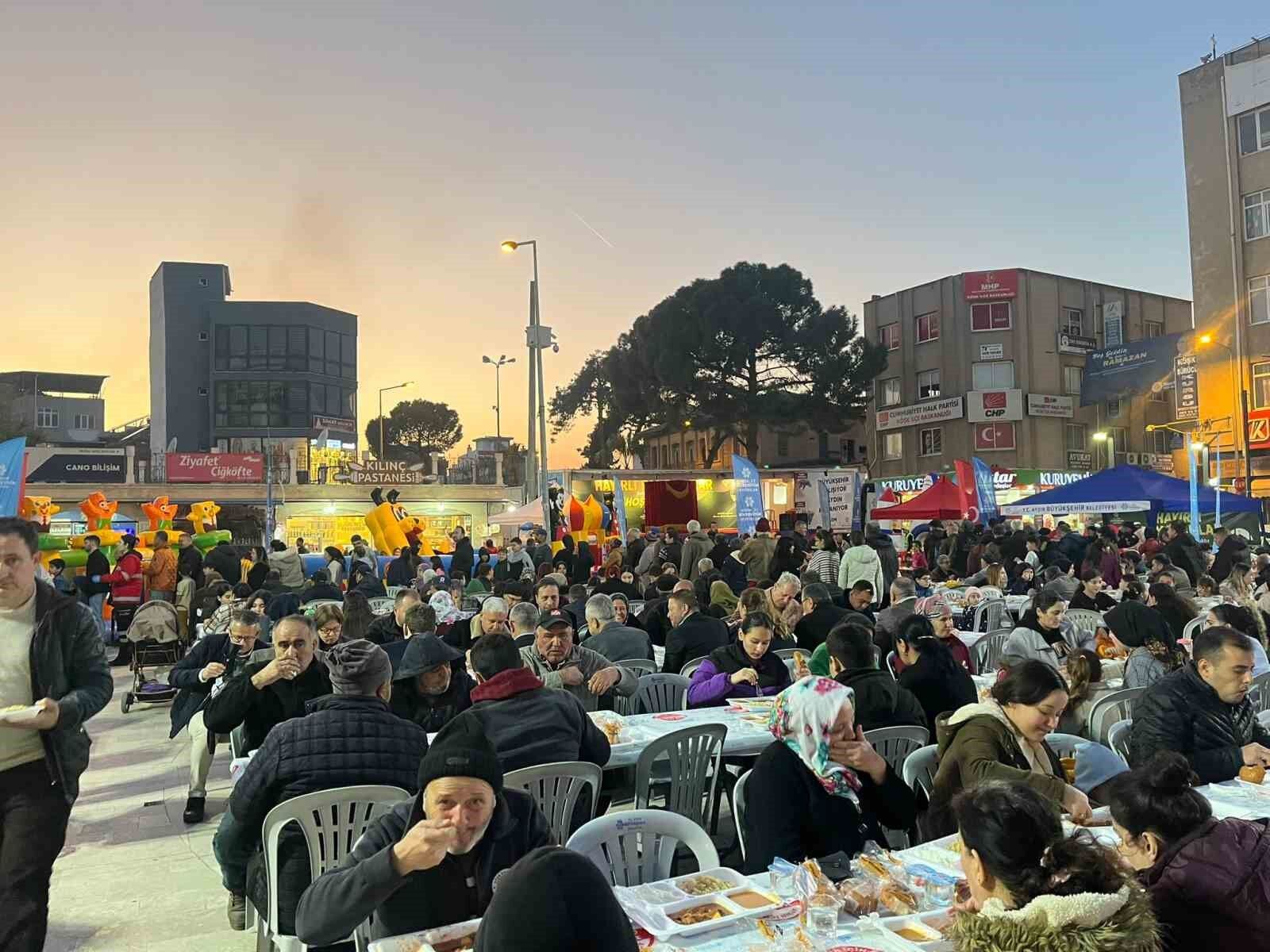 Aydinli Vatandaslar Buyuksehirin Iftar Sofrasinda Bulustu 4Bdea0C2C8C8D39Feed444C3486Db213