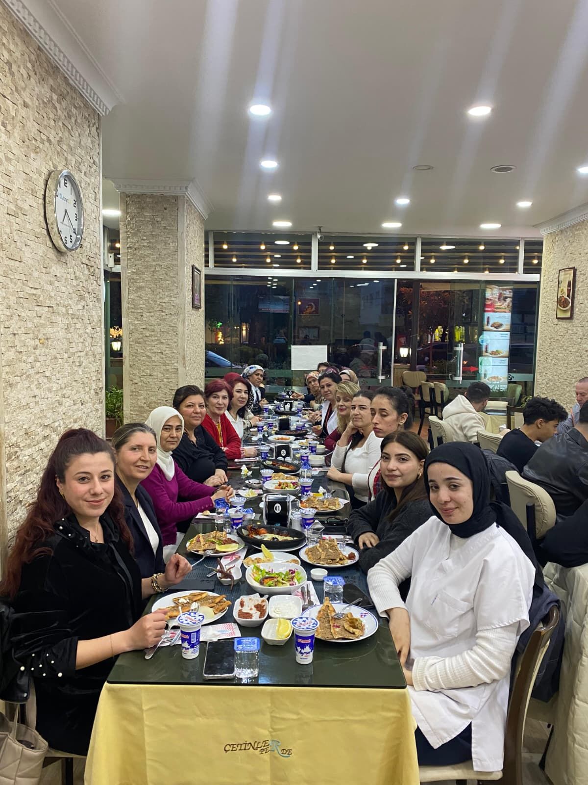 Ayref Danismanlik Ailesi Iftar Yemeginde Bulustu 646893 C247344770F9C352E15B2Ec3F817C10E