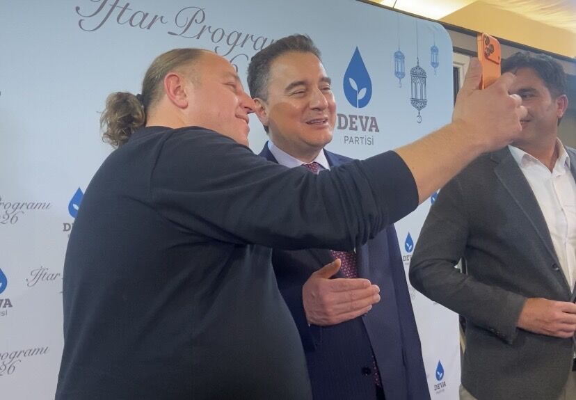 Babacandan Aydinli Ogrenciye Tebrik Mesaji 646701 0Aa6332F29B34D33Aad7E855744E1201