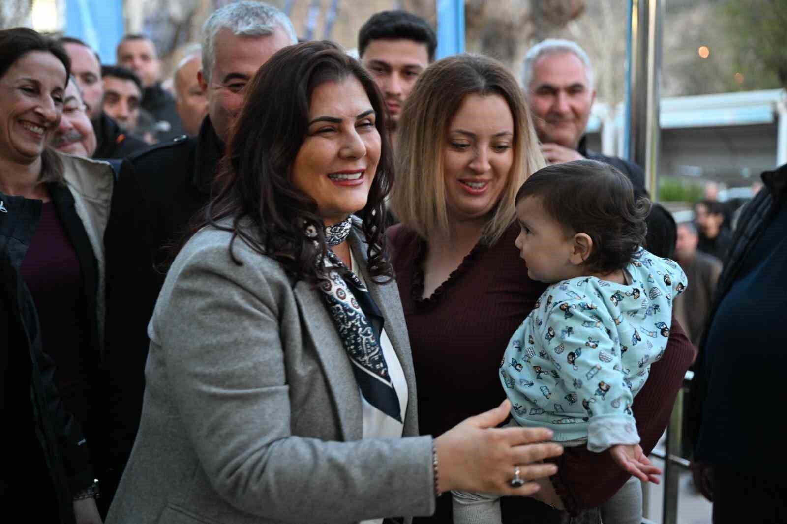 Baskan Cercioglu Kocarlida Iftar Sofrasinda Vatandaslarla Bir Araya Geldi 95F8B0Ad8Dbadf23904Facffa5Ec23B7