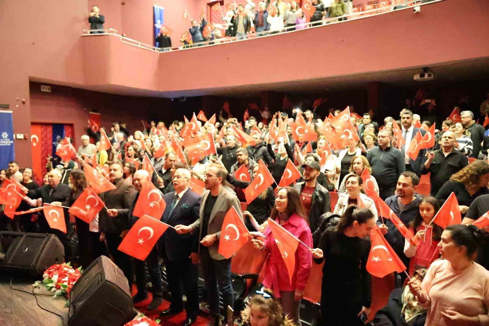 Baskan Cercioglu Vatandaslari Sehitlere Saygi Konseri Ile Bulusturdu 87164D8C96F2594E8Ccfedd07A64112A