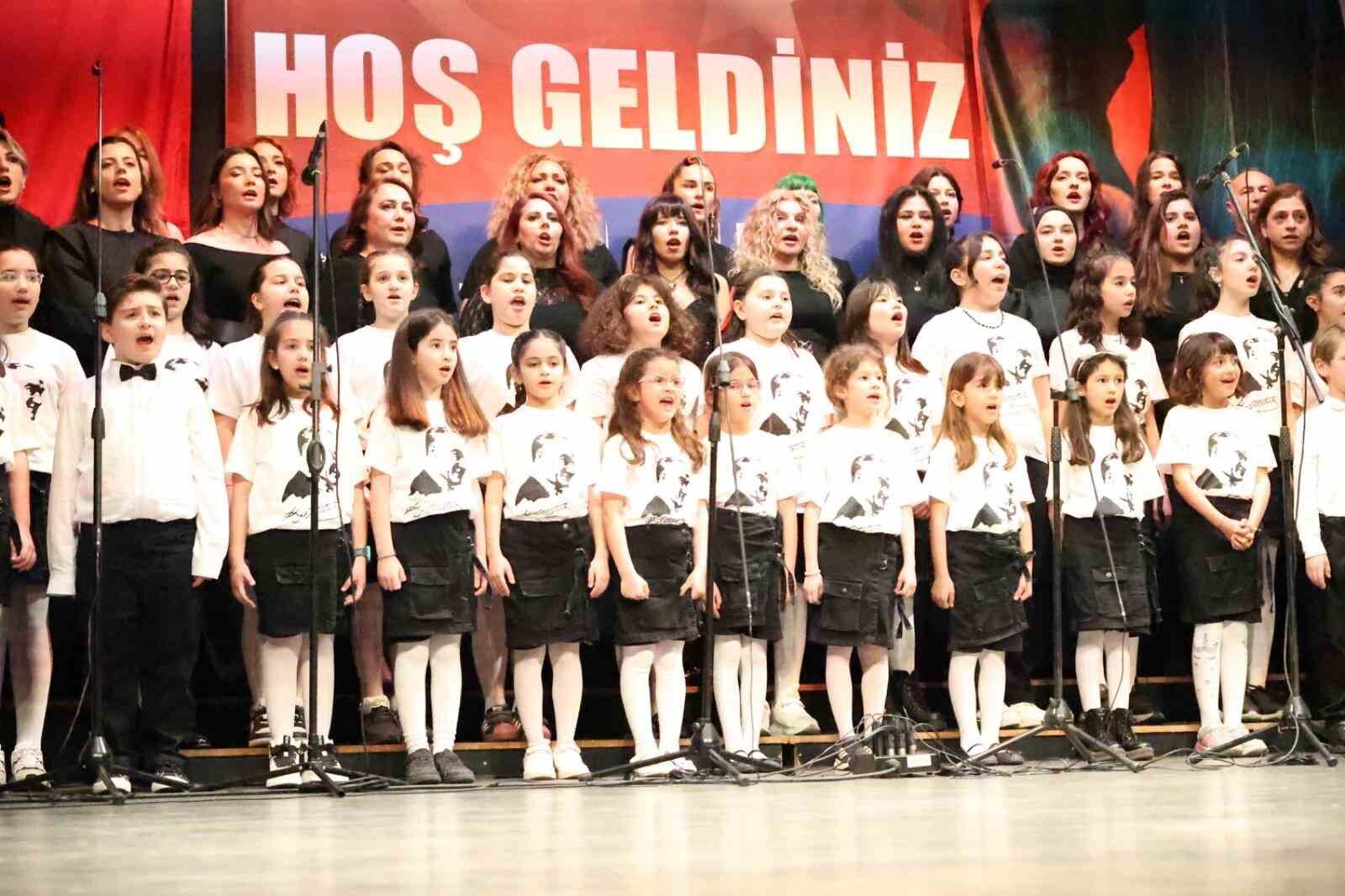 Baskan Cercioglu Vatandaslari Sehitlere Saygi Konseri Ile Bulusturdu D64887Aff682Ee8A4F484D4B715E7044