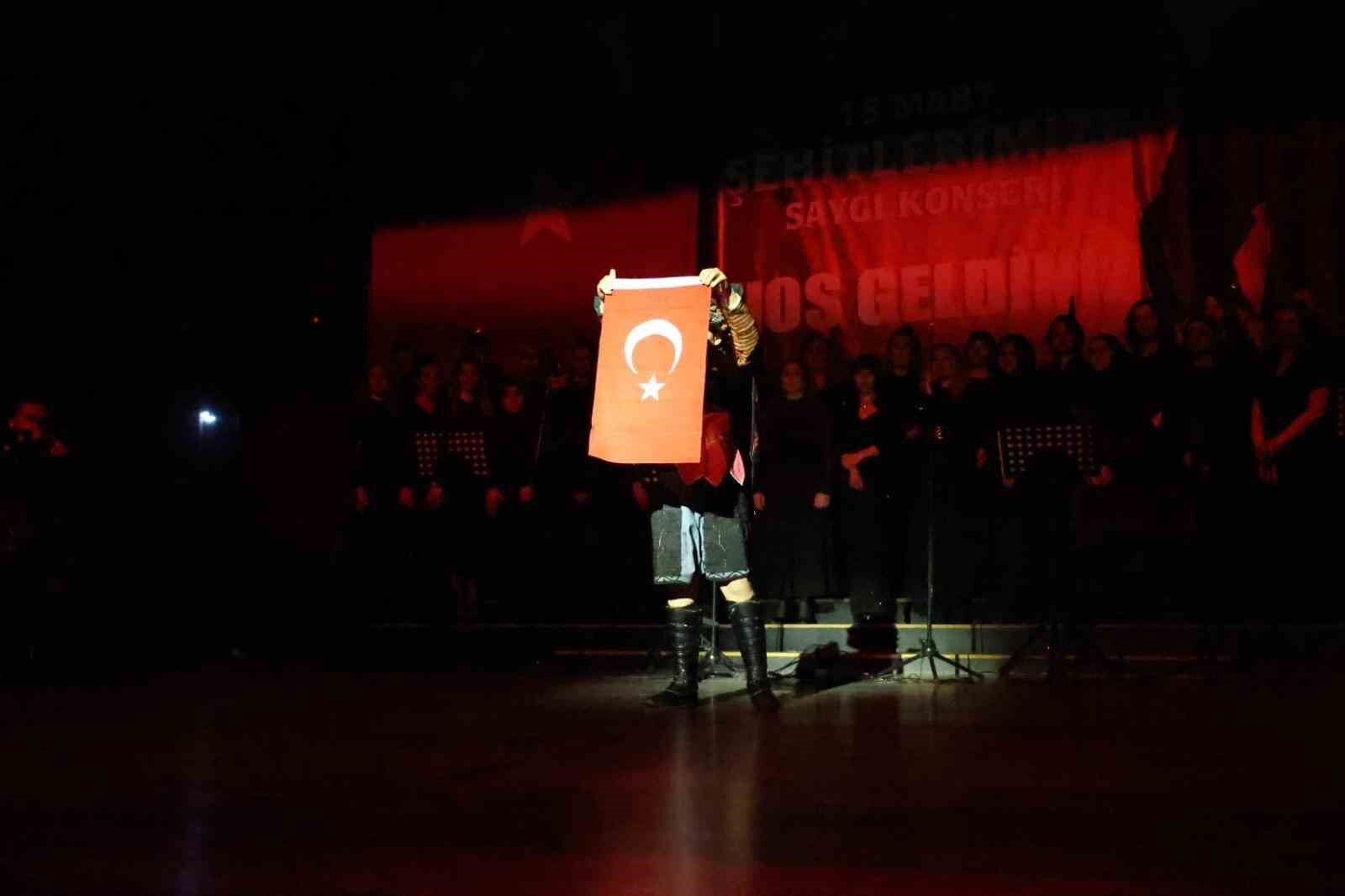 Baskan Cercioglu Vatandaslari Sehitlere Saygi Konseri Ile Bulusturdu D73279B21Ada25038939464F9A6A9D2A