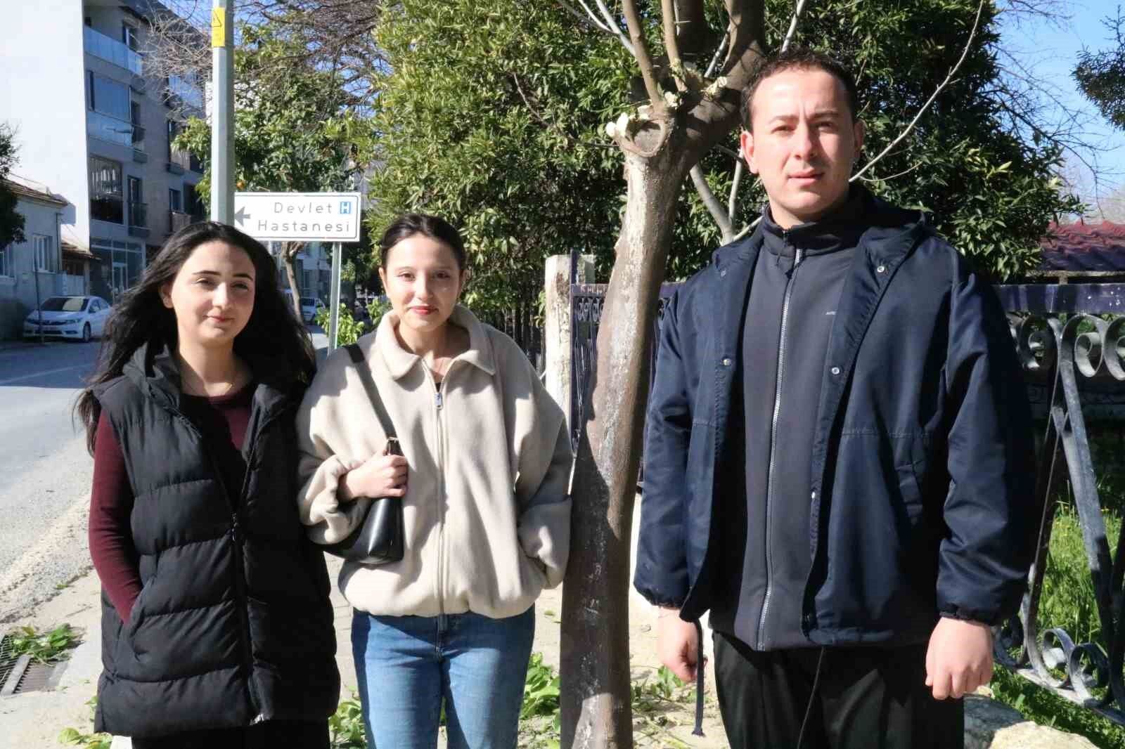 Baskan Ercan Genclerin Talebini Yerine Getirdi D534747759C2Dc0F4985B42E17Db80F1