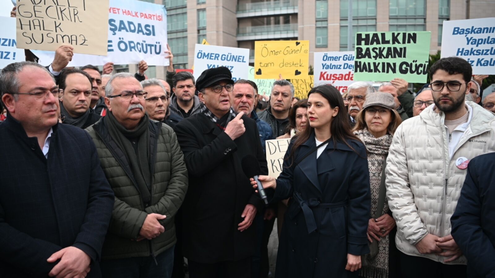 Baskan Erdem Tezcan Telas Icerisinde 647674 35C075815B522F533E56Cb67B851F056-1