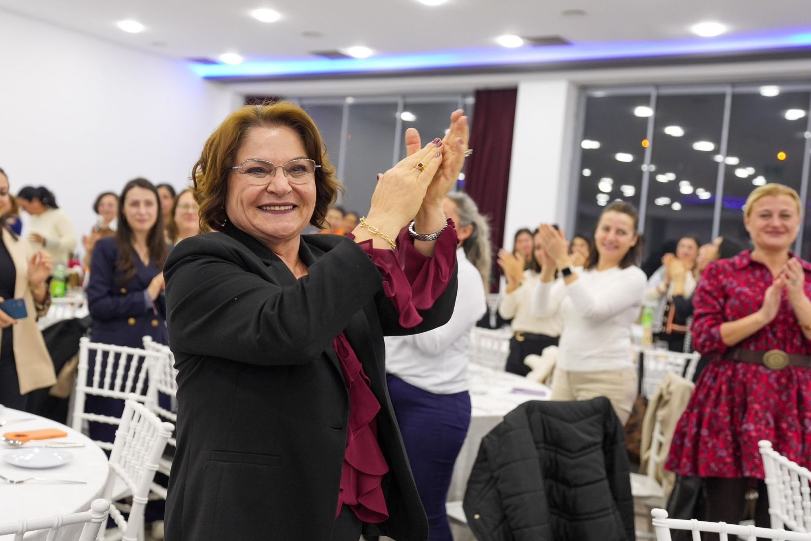 Baskan Gencay Kadinlar En Buyuk Degerimiz 646413 E4F99141Ee10Cf09E2Ef459D7B0C6Cb2