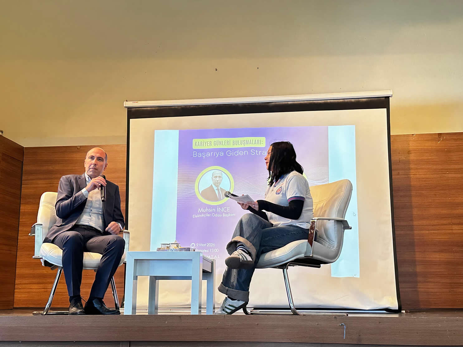 Baskan Ince Kariyer Gunlerinde Ogrencilerin Yaninda 646306 D828C16B6894C4A13B5D8Ce1Db4F9B34