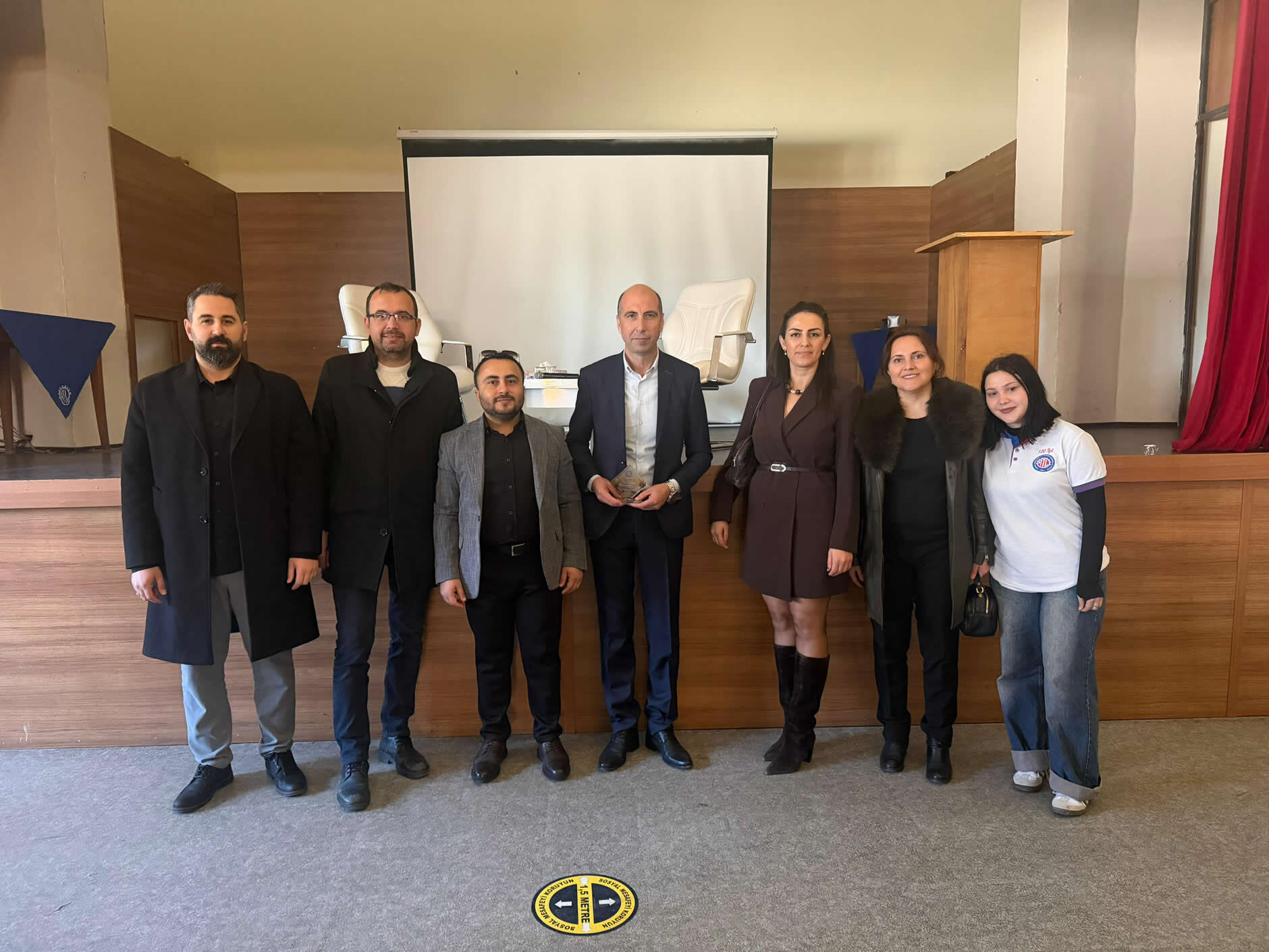 Baskan Ince Kariyer Gunlerinde Ogrencilerin Yaninda 646306 E303Db0487Be8681A8A63A6658356Ffe