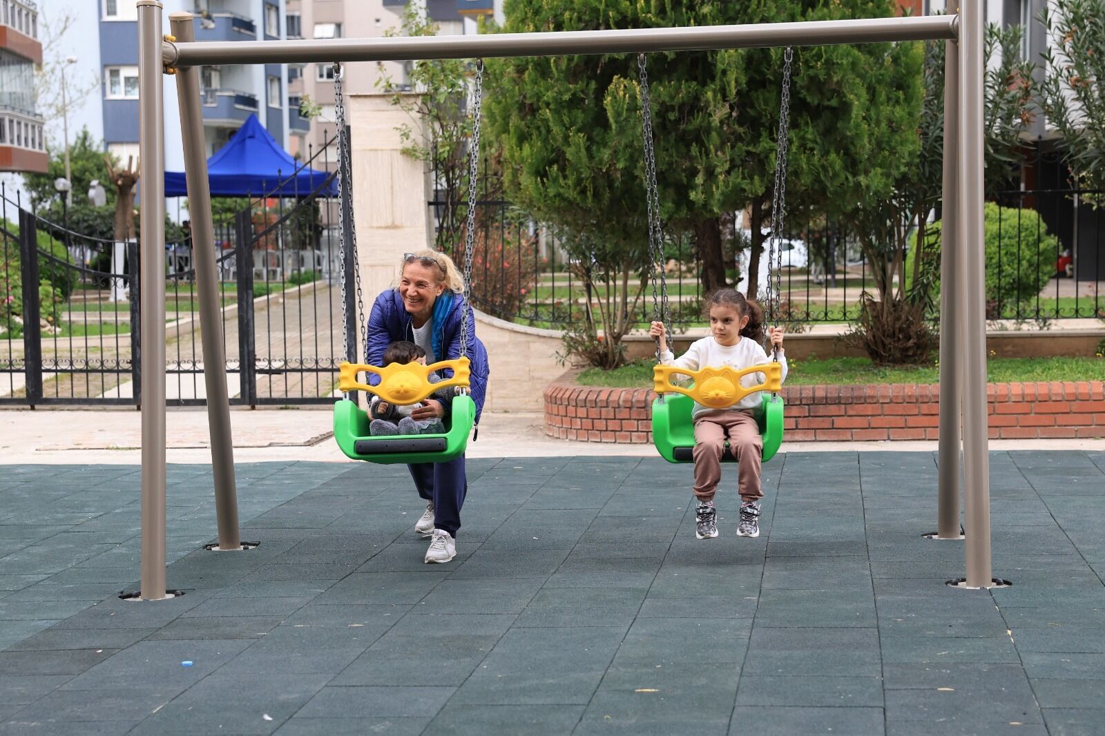 Baskan Yetiskin Ile Efelerin Parklari Daha Guvenli Daha Konforlu 651267 B9Ca535A7A1Ba008Eb40Ee96095074Fb