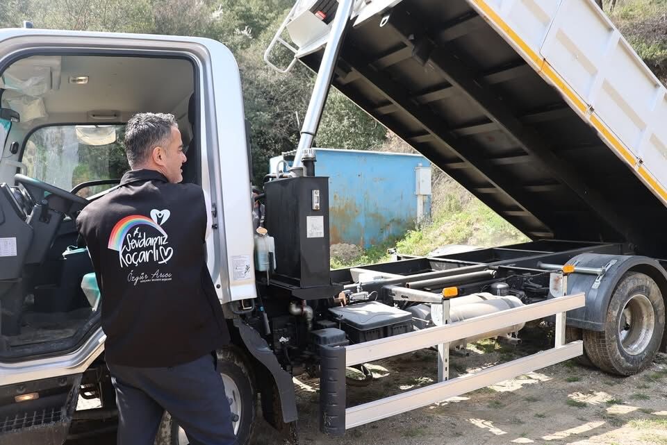 Belediyeler Birliginden Kocarliya Hibe Kamyonet Baskan Arici Ilce Turu Atti 649822 2060Fd17538E918829944Bce57B507B6