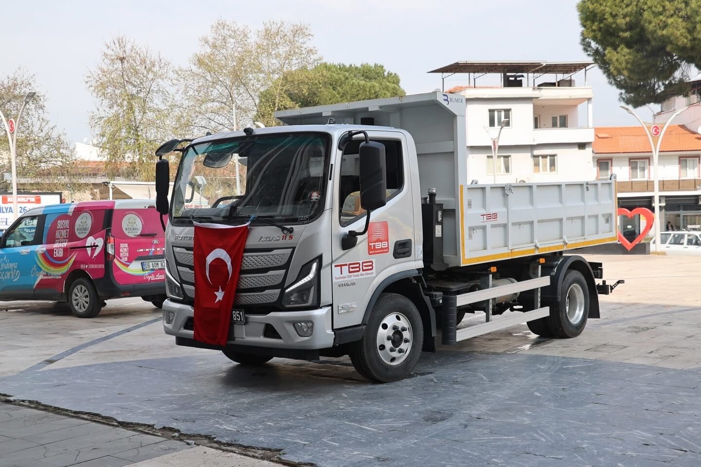 Belediyeler Birliginden Kocarliya Hibe Kamyonet Baskan Arici Ilce Turu Atti 649822 494268A5A1138Dfe3Bcea63241F5477D