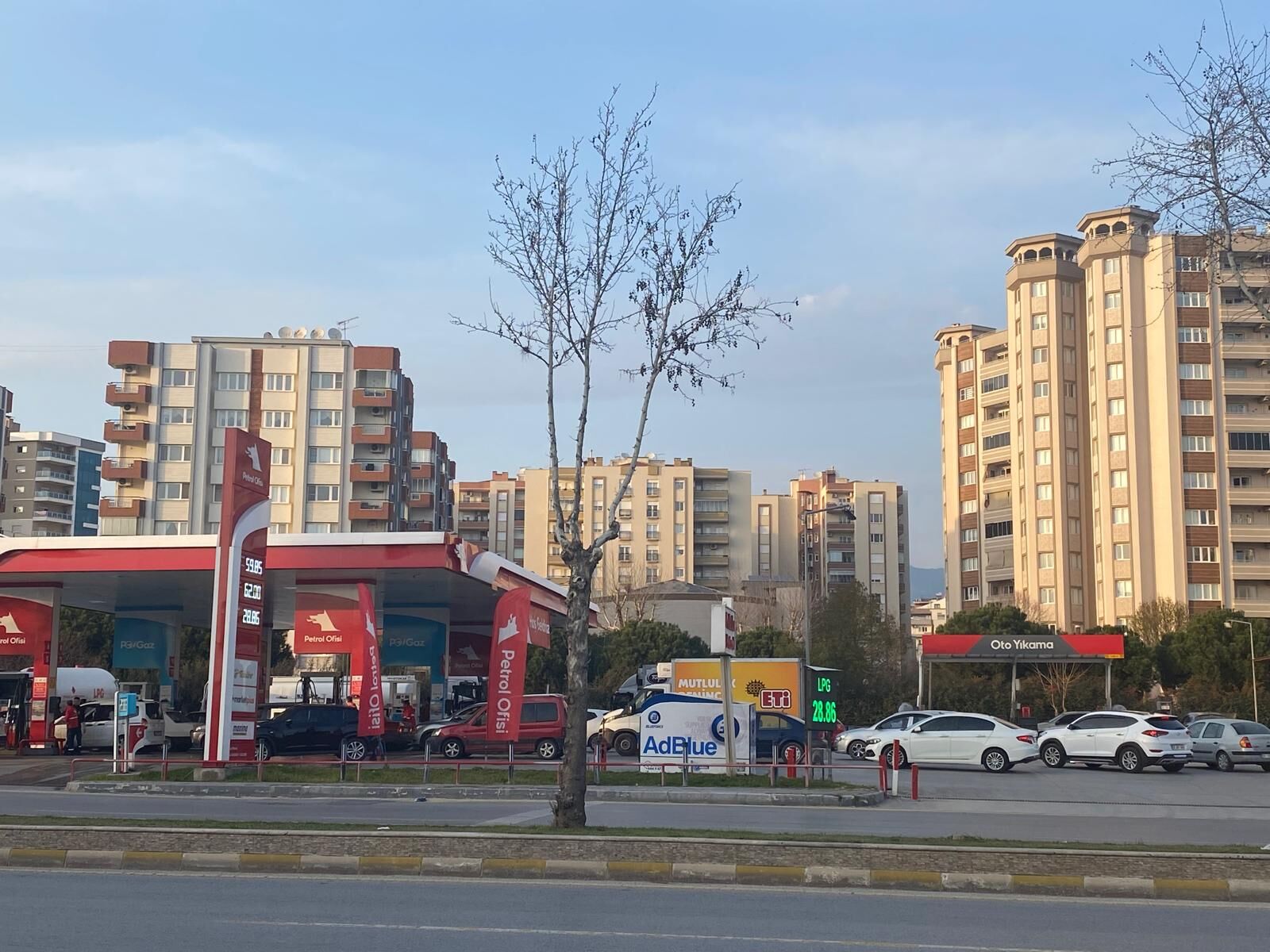 Benzin Istasyonlarinda Zam Yogunlugu 643987 B4288C6337961F3C4Fb3A74Cddd4936A