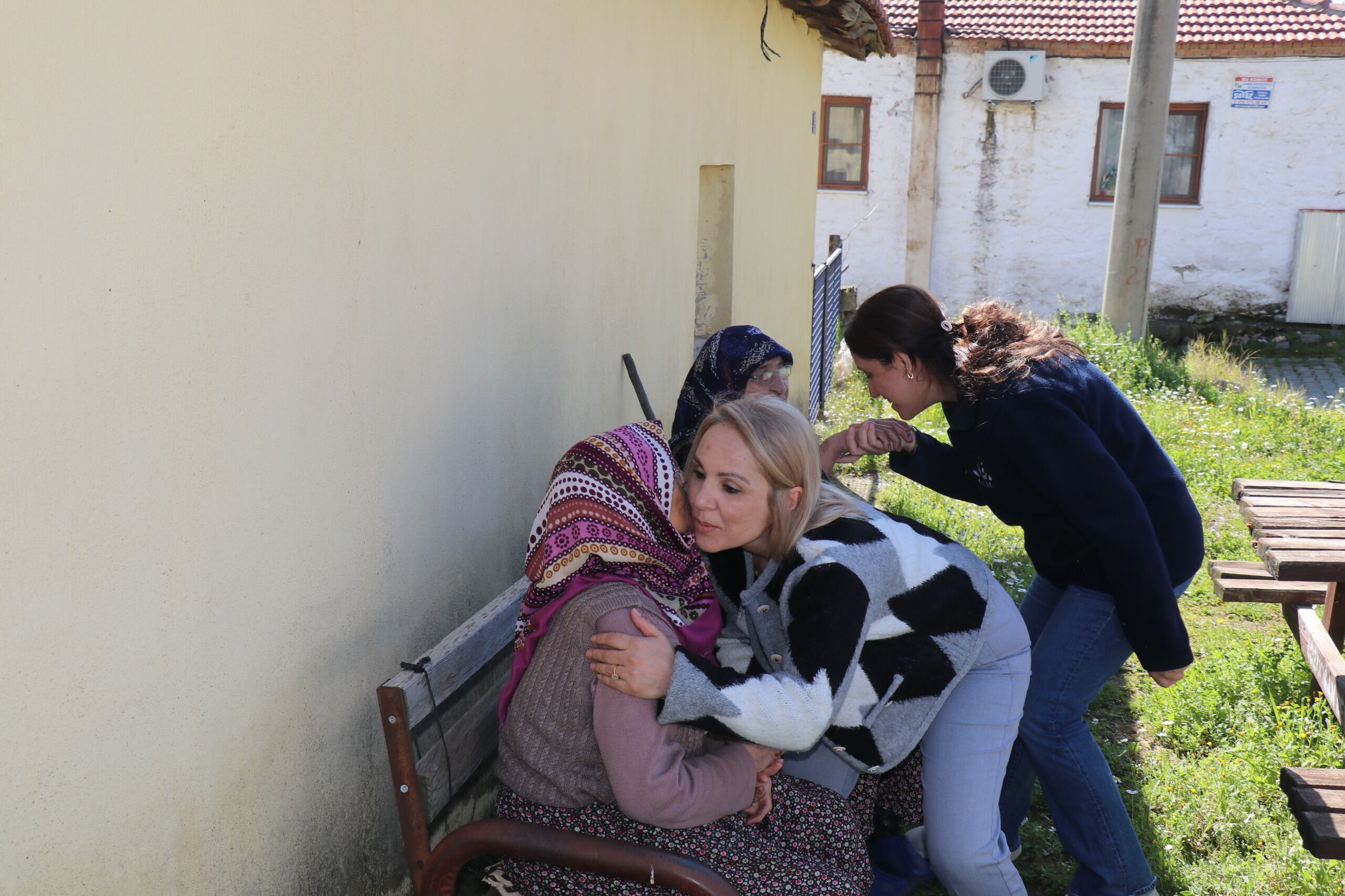 Bozdoganda Sosyal Belediyecilik Kimse Yalniz Degil 645673 5Db153F6D591F9C61D45F00C4De69F72