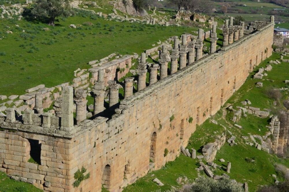 Buyuk Iskenderin Aydinda Fethedemedigi Kent Kralice Yonetmisti 649299 0Fed2Ed693D2Ee3C0F34Bae4E84F6509