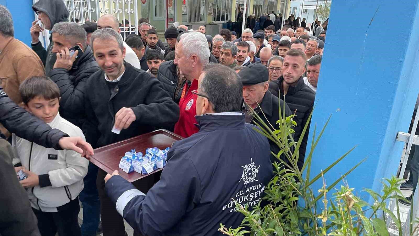 Buyuksehirden Lokumlu Bayramlasma 0576F5329518940E56208B06Fcb71B55