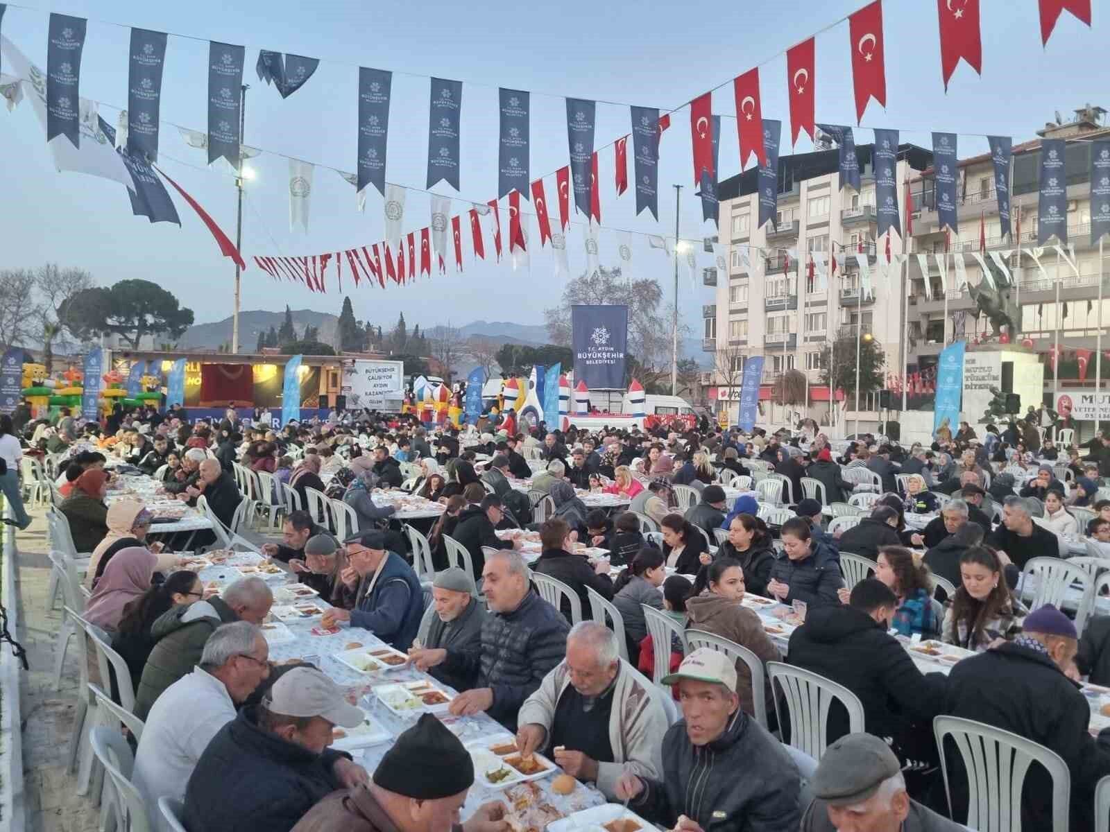 Buyuksehirin Iftar Sofrasinda Oruclar Dualarla Acildi 4032A942Ea1555Fcafd634214Eb2A787