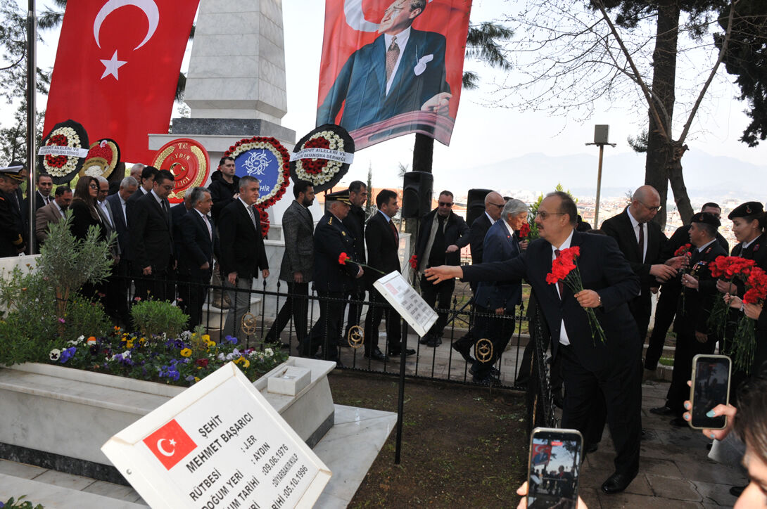 Canakkale Sehitleri Aydinda Dualarla Anildi 648169 5C464C338972D5D09824C407E71F2E8A