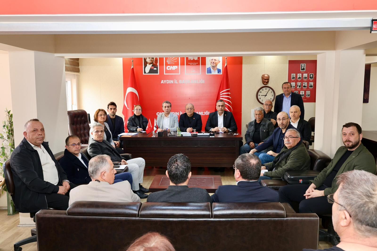 Chp Aydindan Aciklama Boyun Egmeyecegiz 648052 B9Cf3D4F2D17956B1Ce795081C40A49B