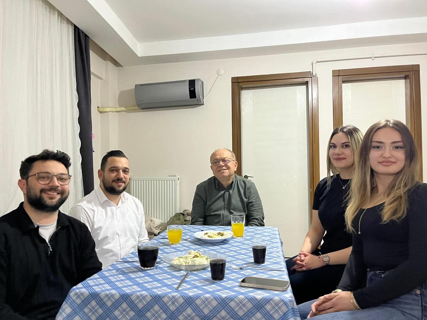 Chpli Saatci Genclerin Iftar Sofrasina Konuk Oldu 646405 7Fba5Ec99757Da160210686202E5844A