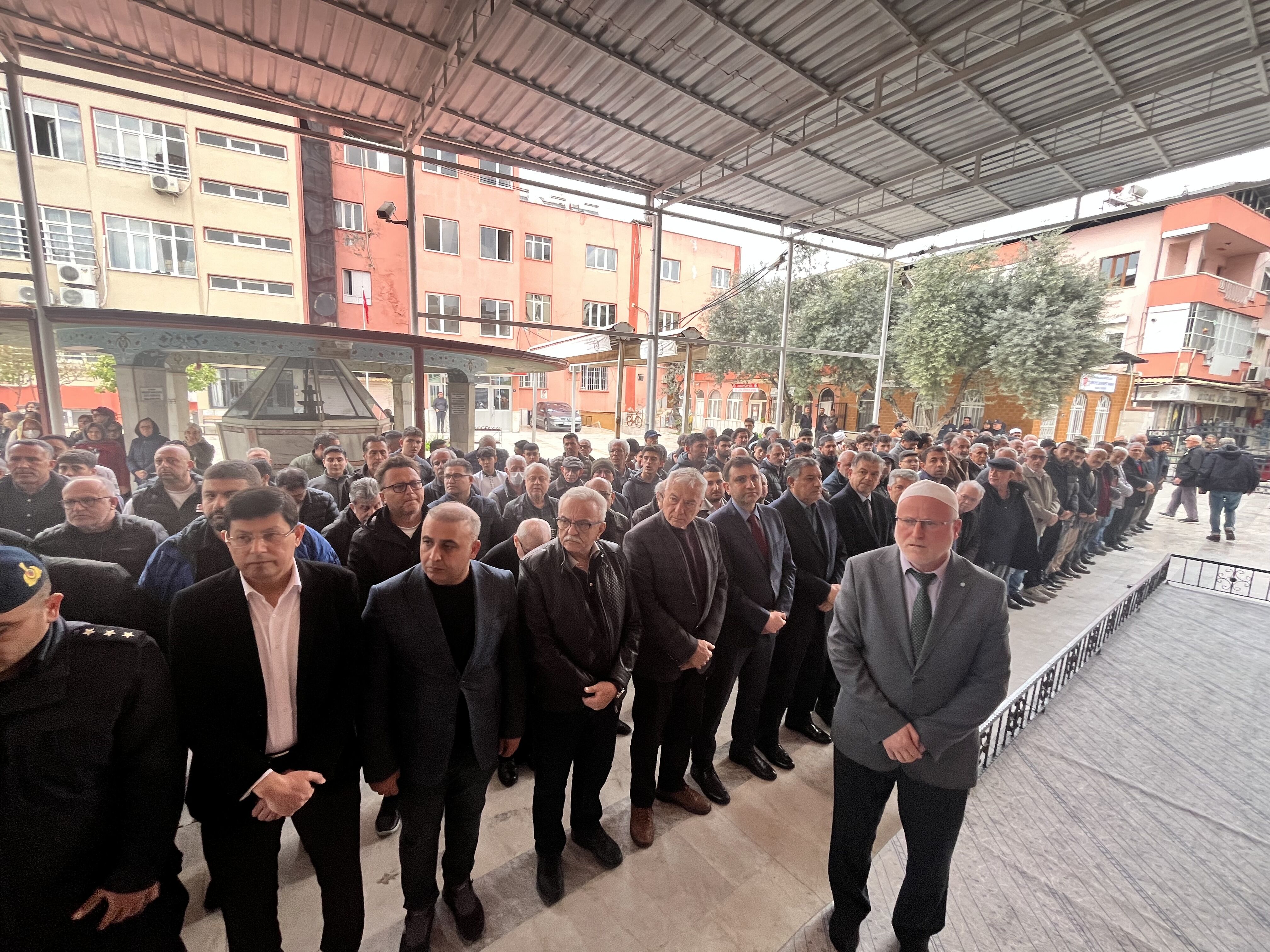 Cumhurbaskani Basdanismanin Aci Gunu Esengul Civelek Annesi Dualarla Ebediyete Ugurlandi 651490 7077864F735Eb329245C5C715Eb359F5