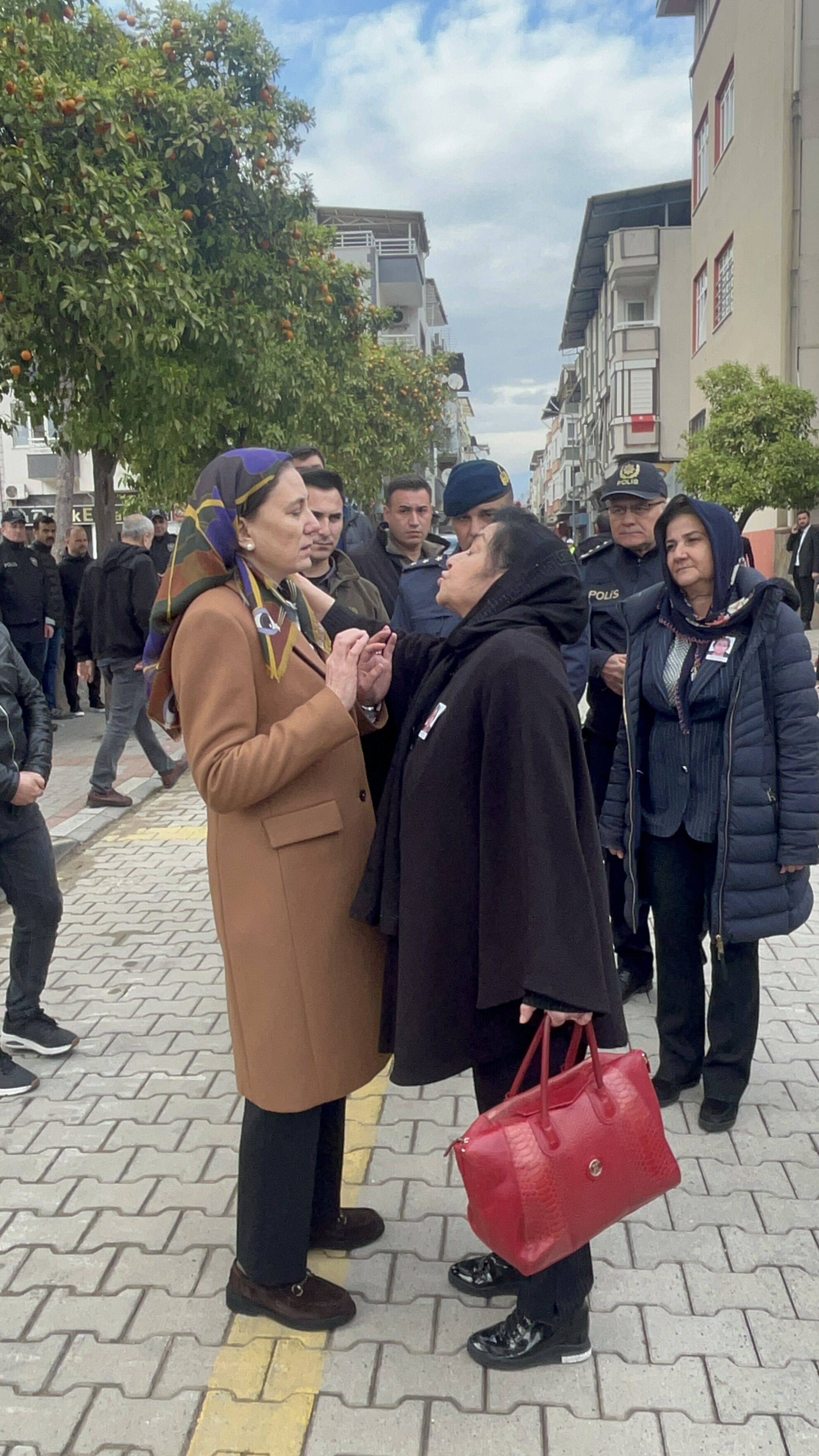 Cumhurbaskani Basdanismanin Aci Gunu Esengul Civelek Annesi Dualarla Ebediyete Ugurlandi 651490 Db86A8808Aada30Fa925F4Ea847A79Aa