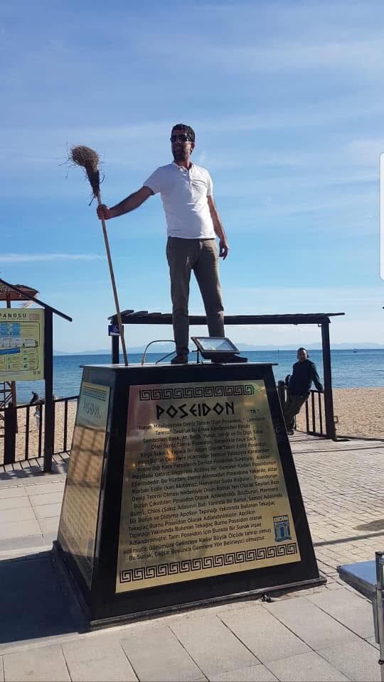 Denizler Tanrisiyim Diyerek Buste Cikti 650201 Eb05E50E6922Bfb8Ad77A7C5Afc4Aa15