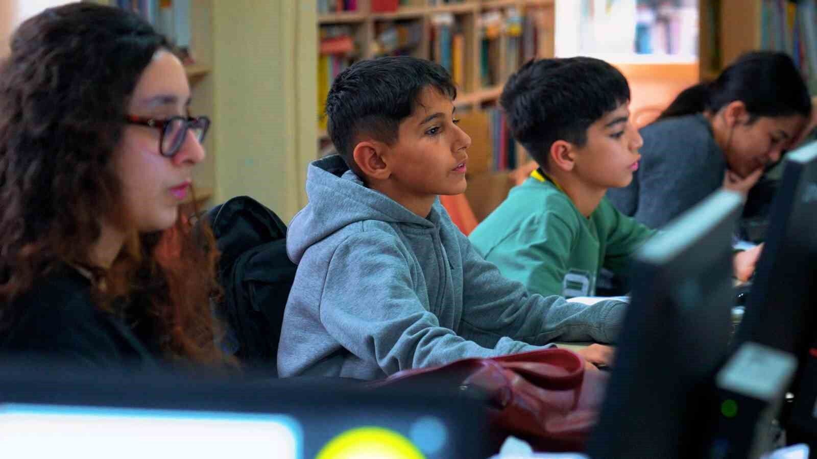 Didim Belediyesi Halk Kutuphanesi Genclerin Bulusma Merkezi Oldu 9D5B786090A0Ebd3B609396988Ffd5E5