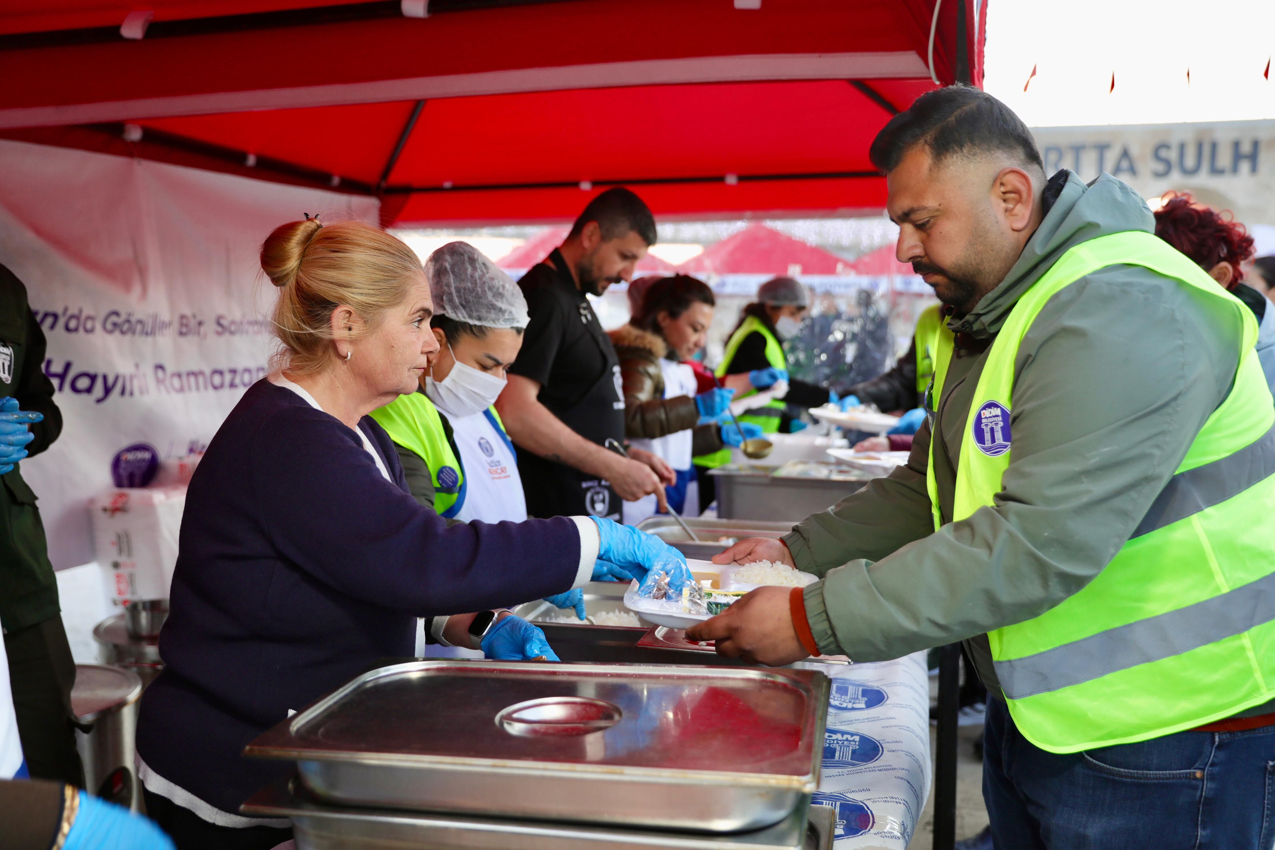 Didim Belediyesinden 2 Bin Kisilik Iftar Yemegi 647760 Afc0727E8B5126Afcddb91A52B4084F5