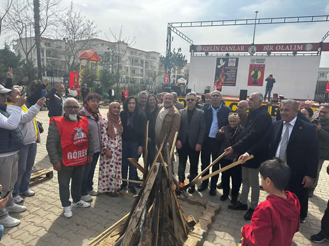Didim Cem Evi Nevruz Bayramini Kutladi 648908 F8D6909B13E16273Dc7D1E6336028E48