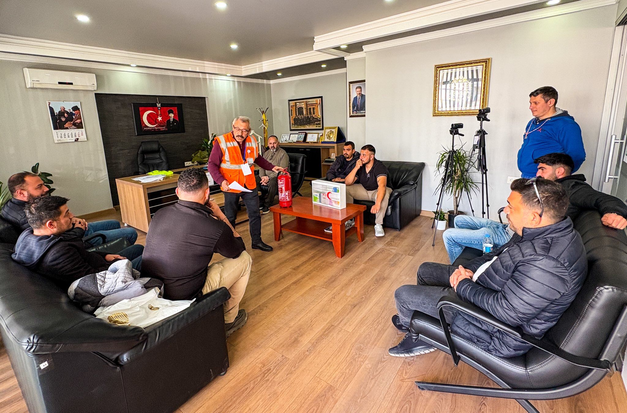 Didimde Galerici Olmak Isteyenler Egitimde Ter Doktu 647902 53Ef3C88Eff7Fd1971Cb37Aec55F86Ee