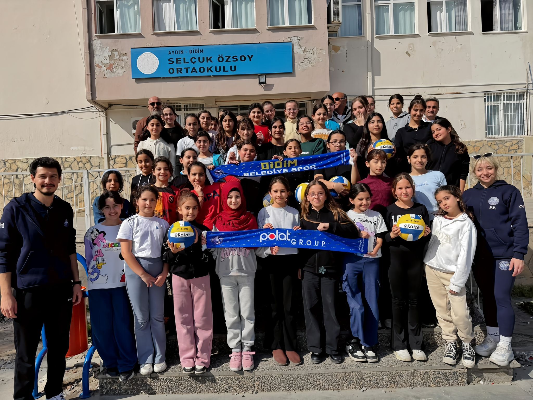 Didimde Okullara Voleybol Ziyaretleri Devam Ediyor 645631 3C257936De0B9Aadc9Acf213748E0Fbc