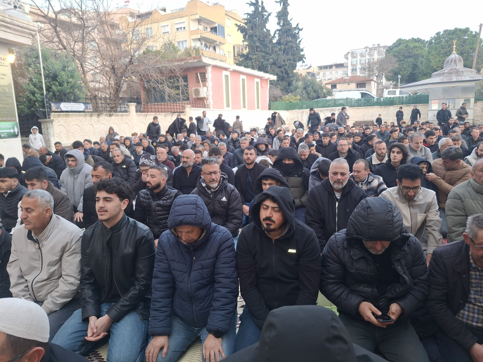 Didimde Ramazan Bayrami Namazi Coskuyla Eda Edildi 648686 B2B6258Cc724Ff2Cbd43439Ea4B62Eae